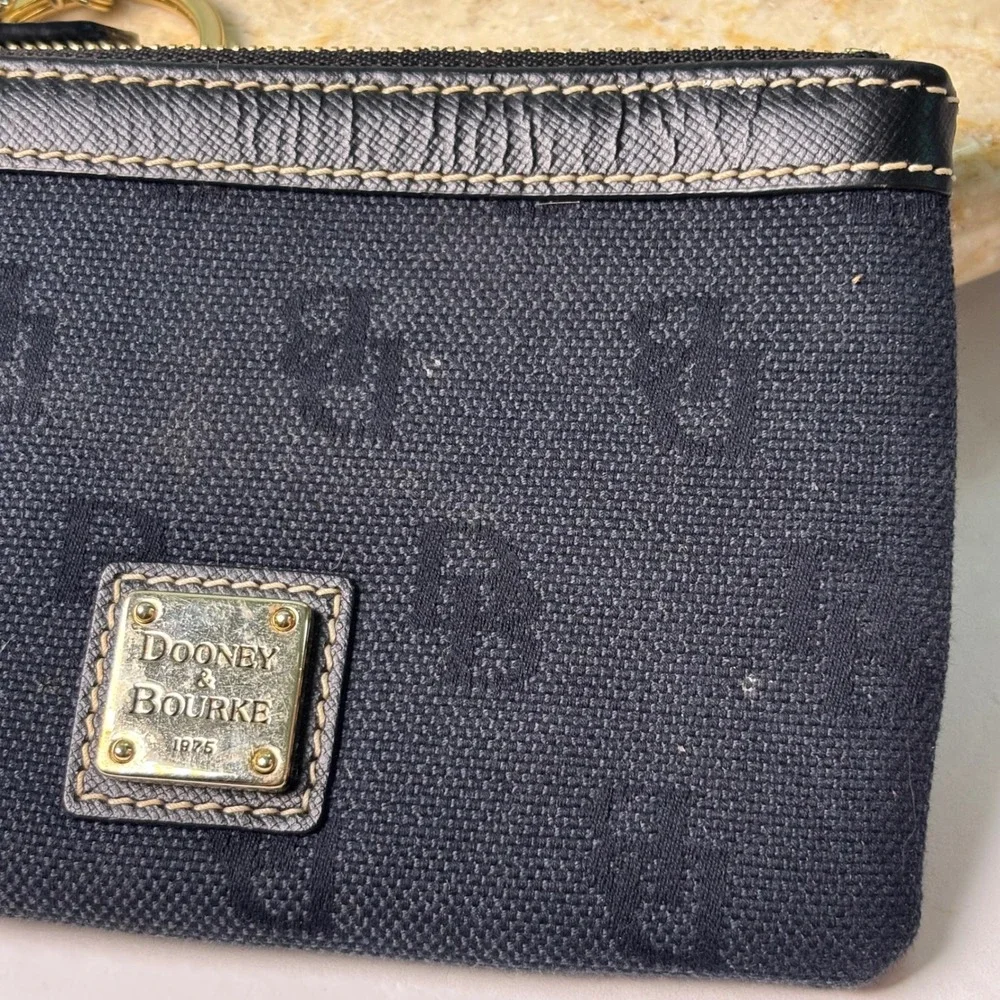 Dooney & Bourke good some